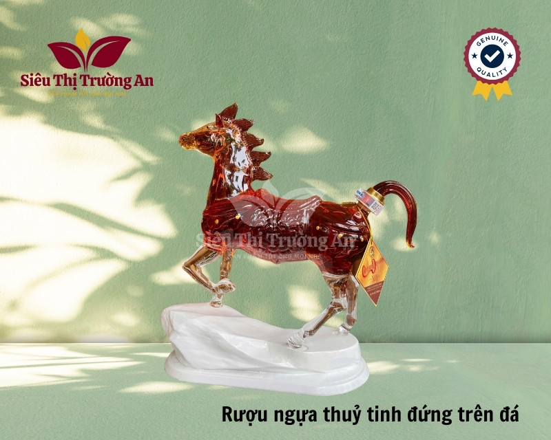 ruou-ngua-thuy-tinh-dung-tren-da
